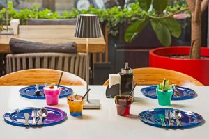 بشقاب متالایز و قاشق و چنگال متالایز محصولات پرایم